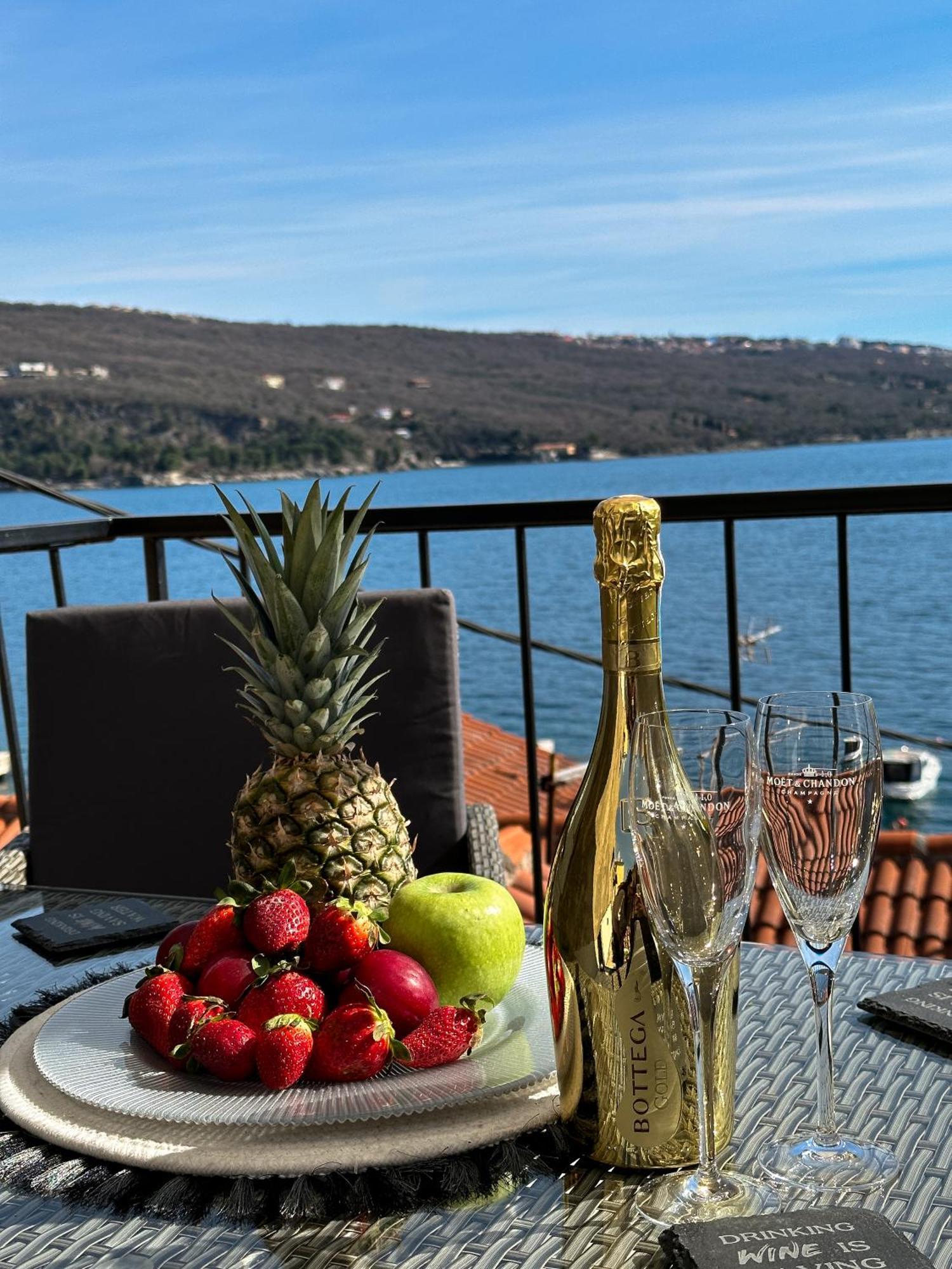 Villa Volos Apartment Karmen With Roof Terrace, Sea View, Free Private Parking أوباتيا المظهر الخارجي الصورة