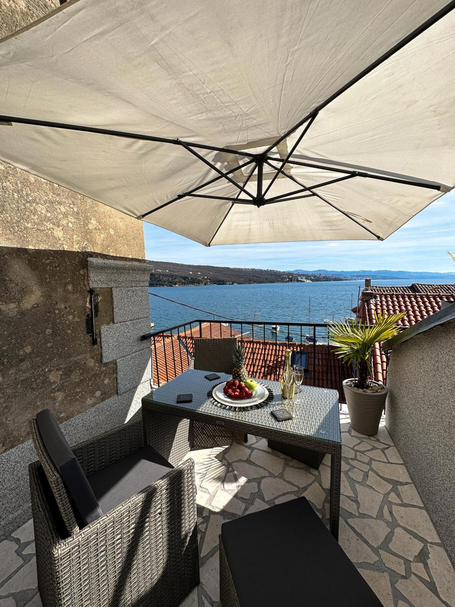 Villa Volos Apartment Karmen With Roof Terrace, Sea View, Free Private Parking أوباتيا المظهر الخارجي الصورة